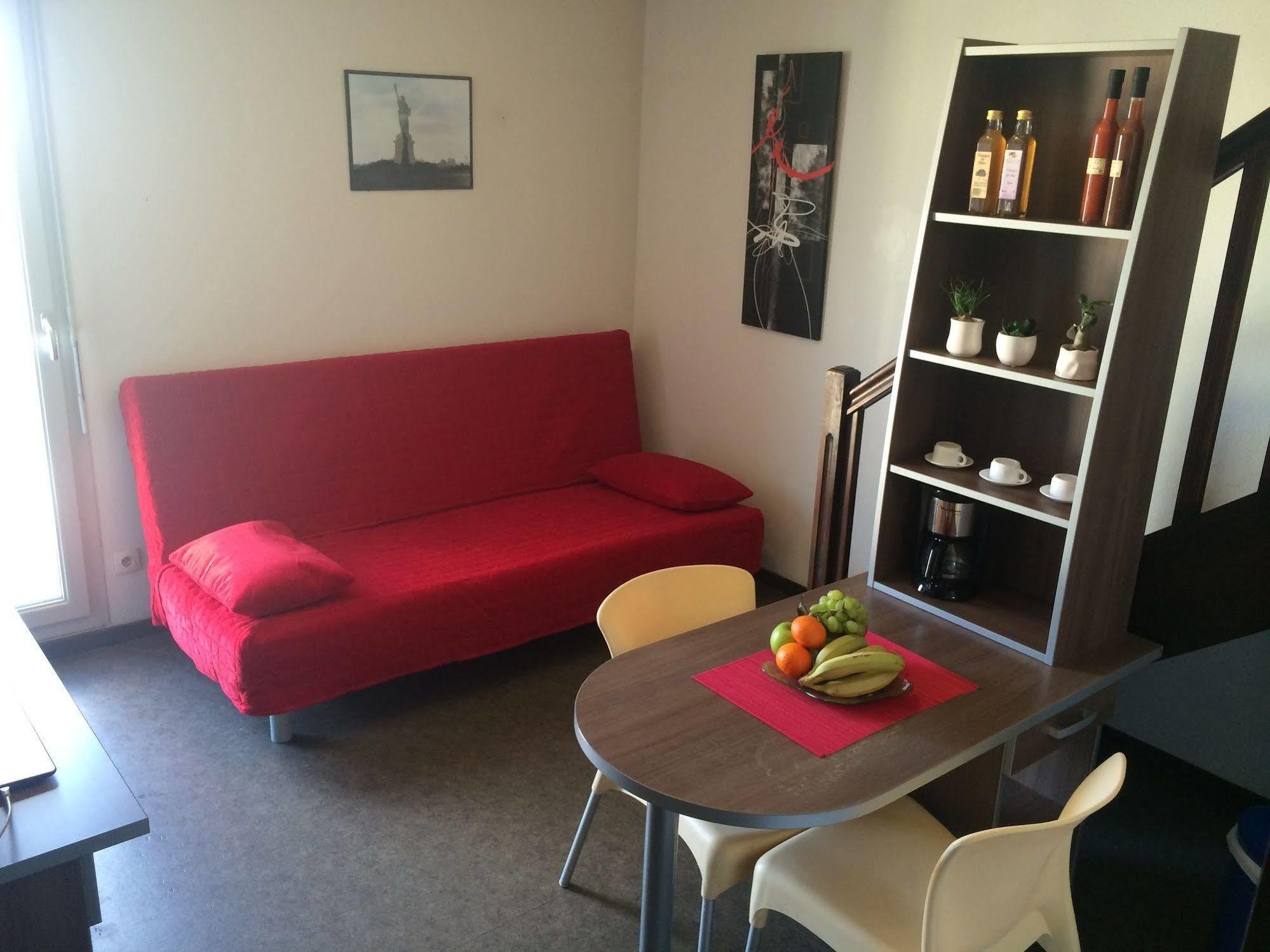 Le Patio Des Traboules Aparthotel Lyon Bagian luar foto
