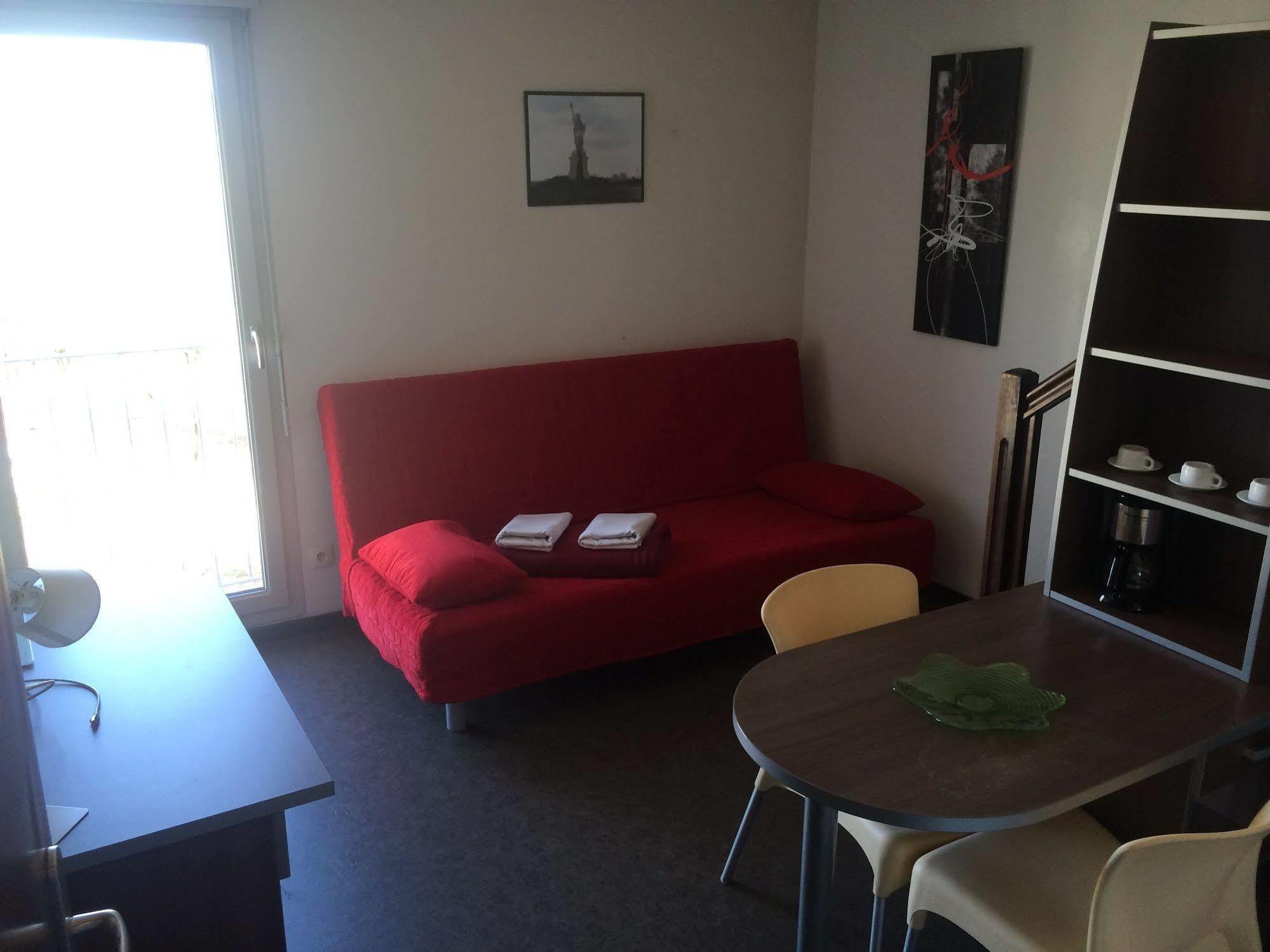 Le Patio Des Traboules Aparthotel Lyon Bagian luar foto